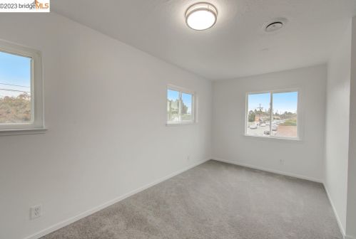 1136 92 Ave, Oakland CA 94603-1358 exterior