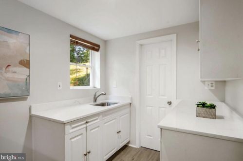 6425 Whippany Way, Springfield VA  22015-3429 exterior