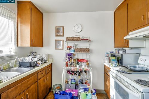 3201 Arkansas St, Oakland CA 94602-3707 exterior