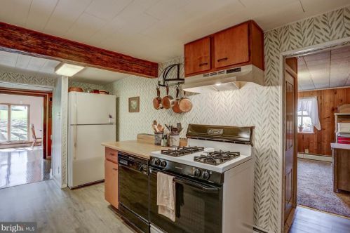 210 Hoernerstown Rd, Hummelstown PA  17036-9503 exterior