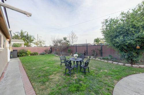 12156 Louise Ave, Lynwood CA  90262-3922 exterior
