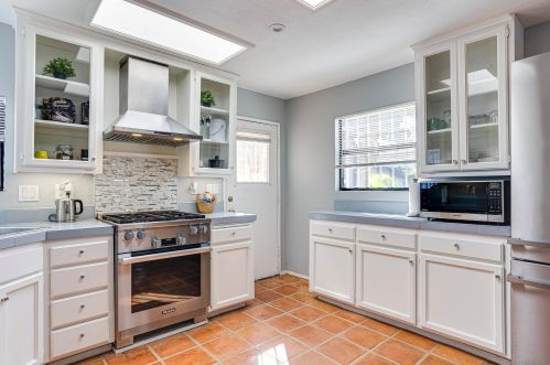 2242 Congress St, San Diego CA 92110-2822 exterior