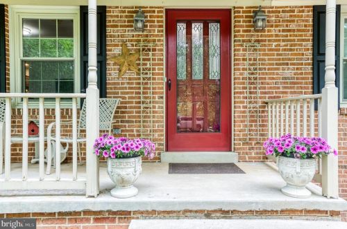 14393 Aden Rd, Nokesville, VA 20181-3124