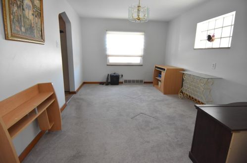 226 Marigold St, Whitaker PA  15120-2233 exterior