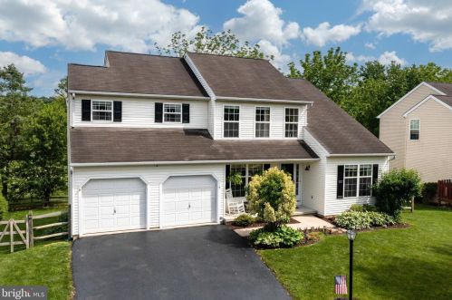 119 Turnberry Dr, Downingtown, PA 19372-1145