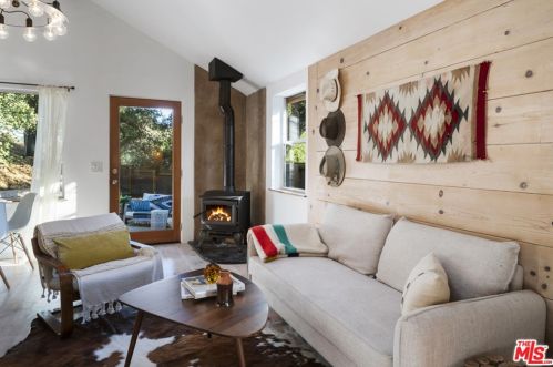 328 Topanga Canyon Blvd, Topanga CA  90290-3838 exterior