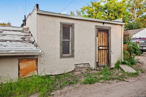 3801 Logan St, Englewood CO 80113-6845 exterior