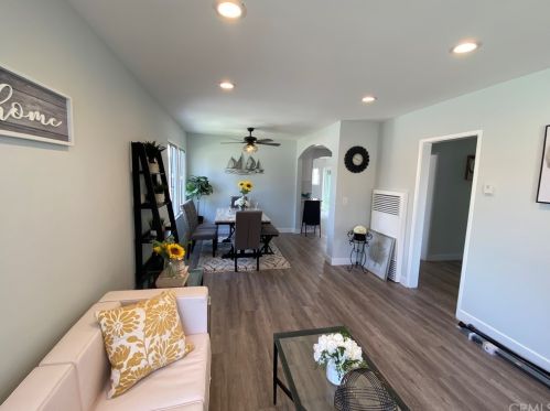 13702 Actina Ave, Bellflower CA  90706-2102 exterior