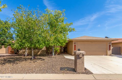 26033 Hollygreen Dr, Chandler, AZ 85248-7254