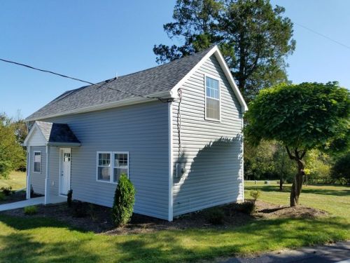 4258 Mountain Rd, Slatington PA  18080-3674 exterior