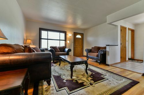 3281 68, Milwaukee WI 53213-3930 exterior