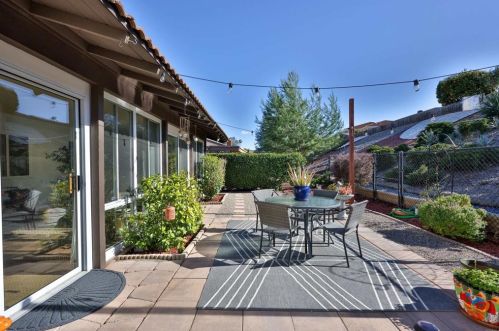 16670 Bernardo Oaks Dr, San Diego CA  92128-2837 exterior