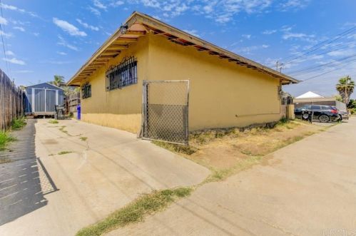 4075 Epsilon St, San Diego CA 92113-4305 exterior