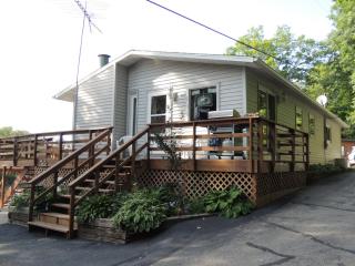 25809 208 Ave, Hazel Green IA  exterior