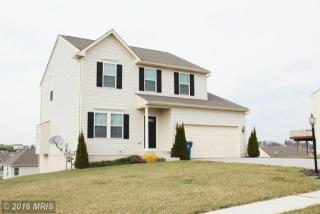 71 Flanders Ct, Hanover PA  17331-8339 exterior