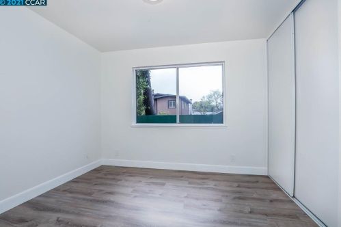 366 45 St, Oakland CA 94609-2259 exterior