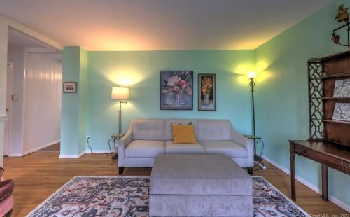 25 Wayne Rd, Milford CT  06460-3843 exterior