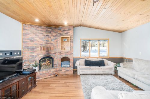 2225 Woodland Ave, Duluth, MN 55803-2262
