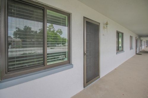 122 Nina Way, Oldsmar, FL 34677-2281
