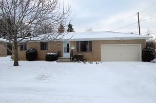 7170 Normandy Dr, Cleveland, OH 44134-5434