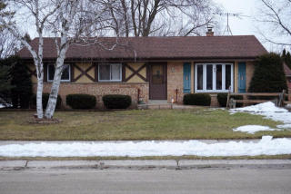 324 Judge Dr, Saukville, WI 53080-1838