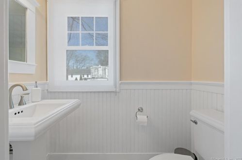 6 Nolan St, Norwalk CT  06850-2525 exterior