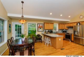 469 Governors View Rd, Asheville NC  28805-2537 exterior