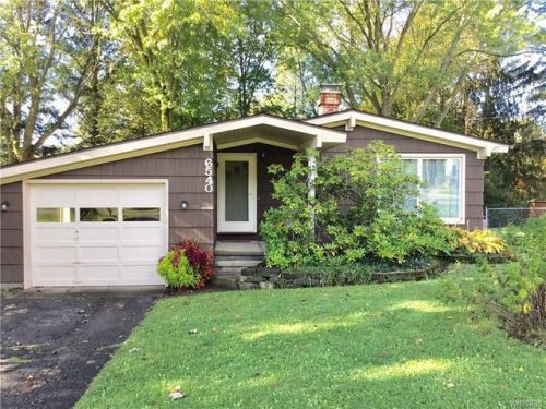 6540 Fairlane Dr, Boston, NY 14025-9637