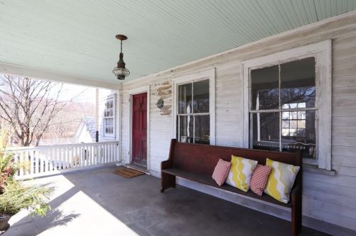 12 Washington St, Sherborn, MA 01770-1000