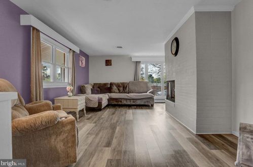 19 Columbia Dr, Camp Hill PA  17011-7636 exterior