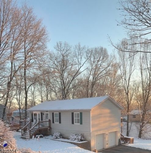 31 Arrowhead Dr, Wantage NJ  07461-1210 exterior