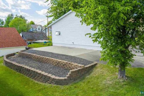 526 Lake St, Chisholm MN  55719-1334 exterior
