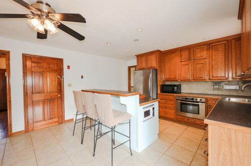 16 10th St, Kingston NH  03848-3717 exterior