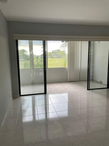26 Piedmont A, Delray Beach FL  33484-5005 exterior