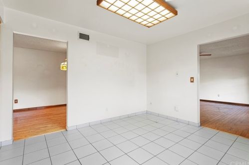 621 Chestnut Ave, Orange CA 92867-3743 exterior