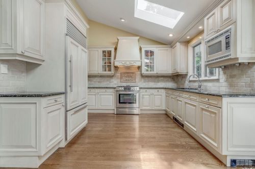 15 Frost Valley Rd, Mount Sinai NY  11766-1401 exterior