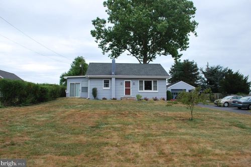 1551 Newville Rd, Carlisle, PA 17015-9489