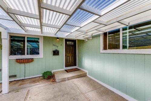 1913 Forest Ln, Vacaville, CA 95687-6114