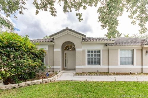 2060 107th Ave, Hollywood, FL 33026-2320