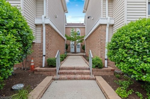 1604 Madaline Dr, Avenel, NJ 07001-1373