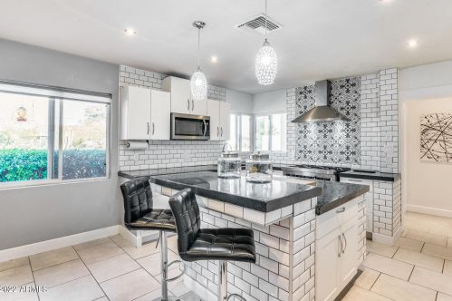 1801 Campbell Ave, Phoenix AZ  85015-3824 exterior
