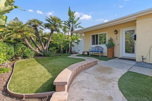 763 Snapdragon St, Encinitas CA  92024-3347 exterior