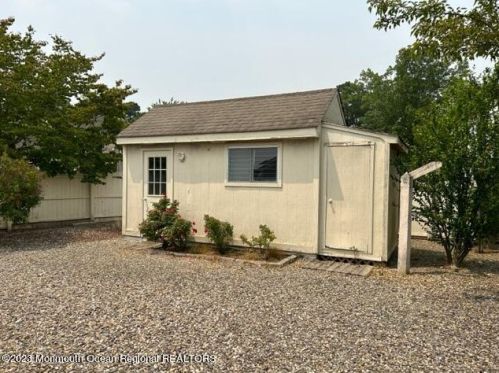 1768 Woodside Rd, Lacey NJ  08731-3360 exterior