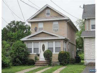 301 1 St, Hackensack NJ  07601-2123 exterior