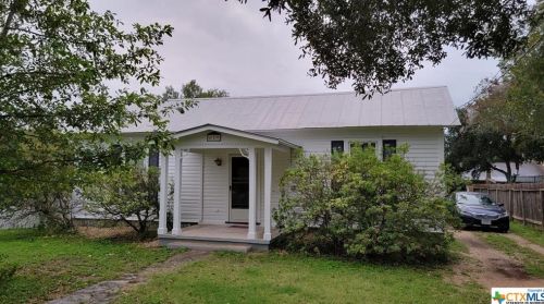 619 Donegan St, Seguin, TX 78155-6113