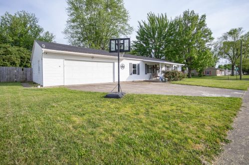 390 Millard Dr, Franklin, OH 45005-2076