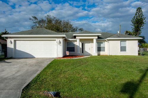 2455 Wishbone Rd, Fort Pierce, FL 34952-5342