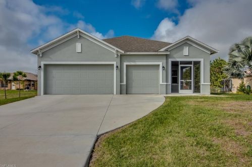 1224 35th Pl, Cape Coral, FL 33993-9422