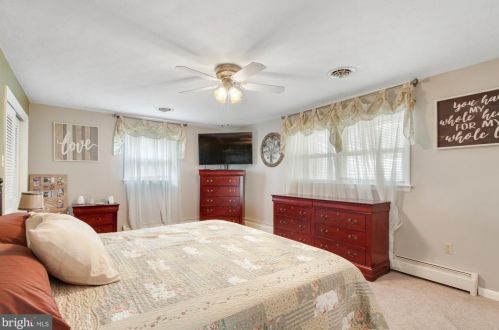 125 Dixie Dr, Red Lion PA  17356-1110 exterior