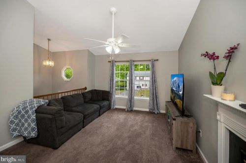 22 Myrtle Rd, Fredericksburg, VA 22405-6324